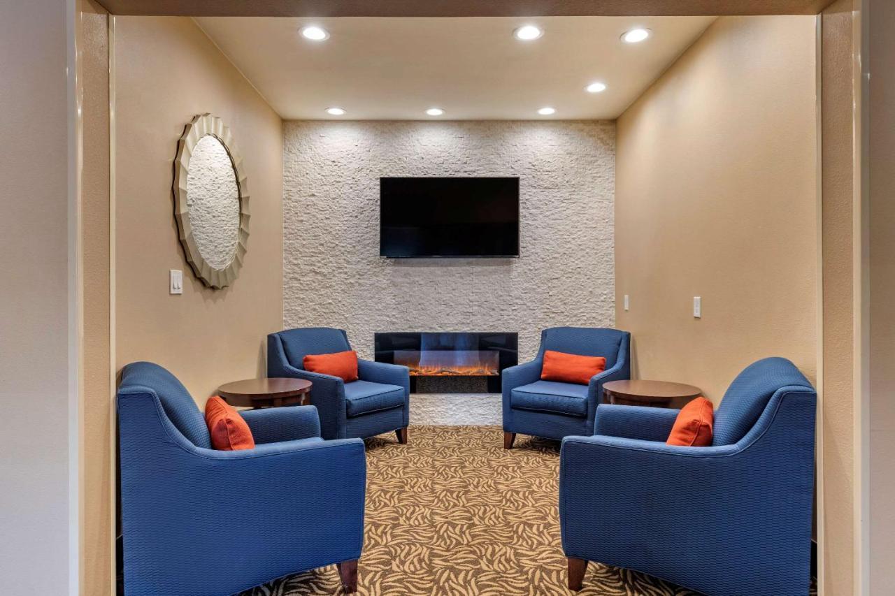 Comfort Suites Lufkin Buitenkant foto